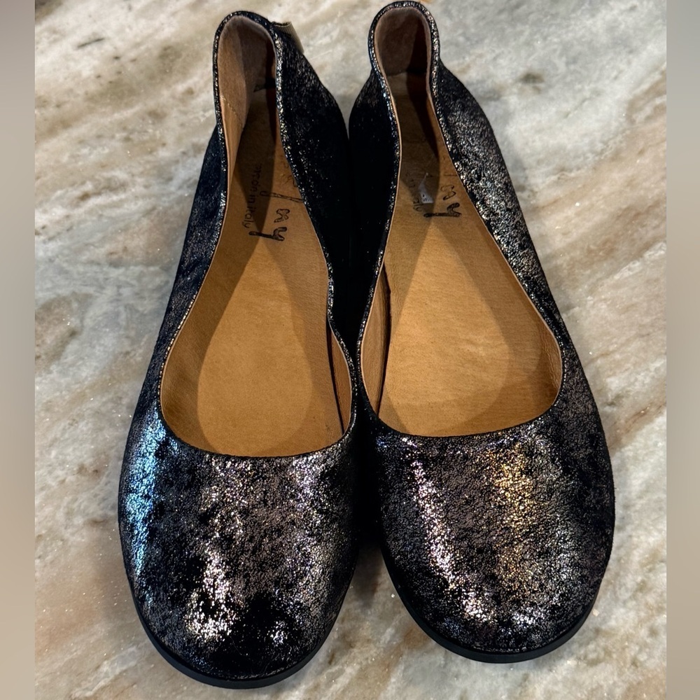 Women’s FS/NY Zappa black wave shimmer low wedge flats- Size 9.5